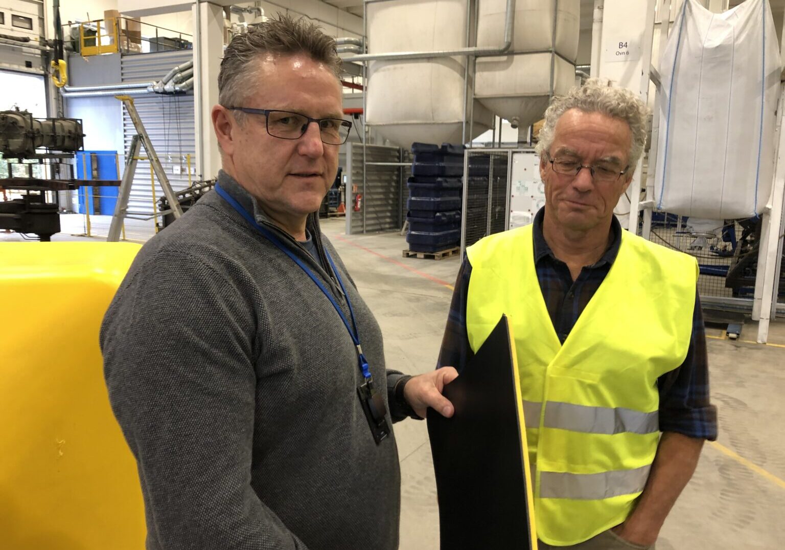 IMG_4698 From left: Tom Samuelsen (CEO) PartnerPlast AS and Rasmus Hansson (CEO) Norwegian Retailers’ Environment Fund